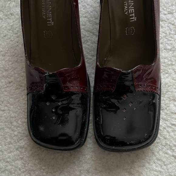 Women's Black and Burgundy Heels - Picture 4 of 7